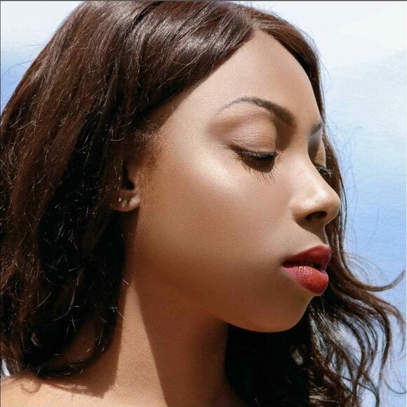 BEAUTY BAKERIE Highlighter Milk & Honey Multi-Use Smudgeproof Pigmented Palette - Picture 7 of 8